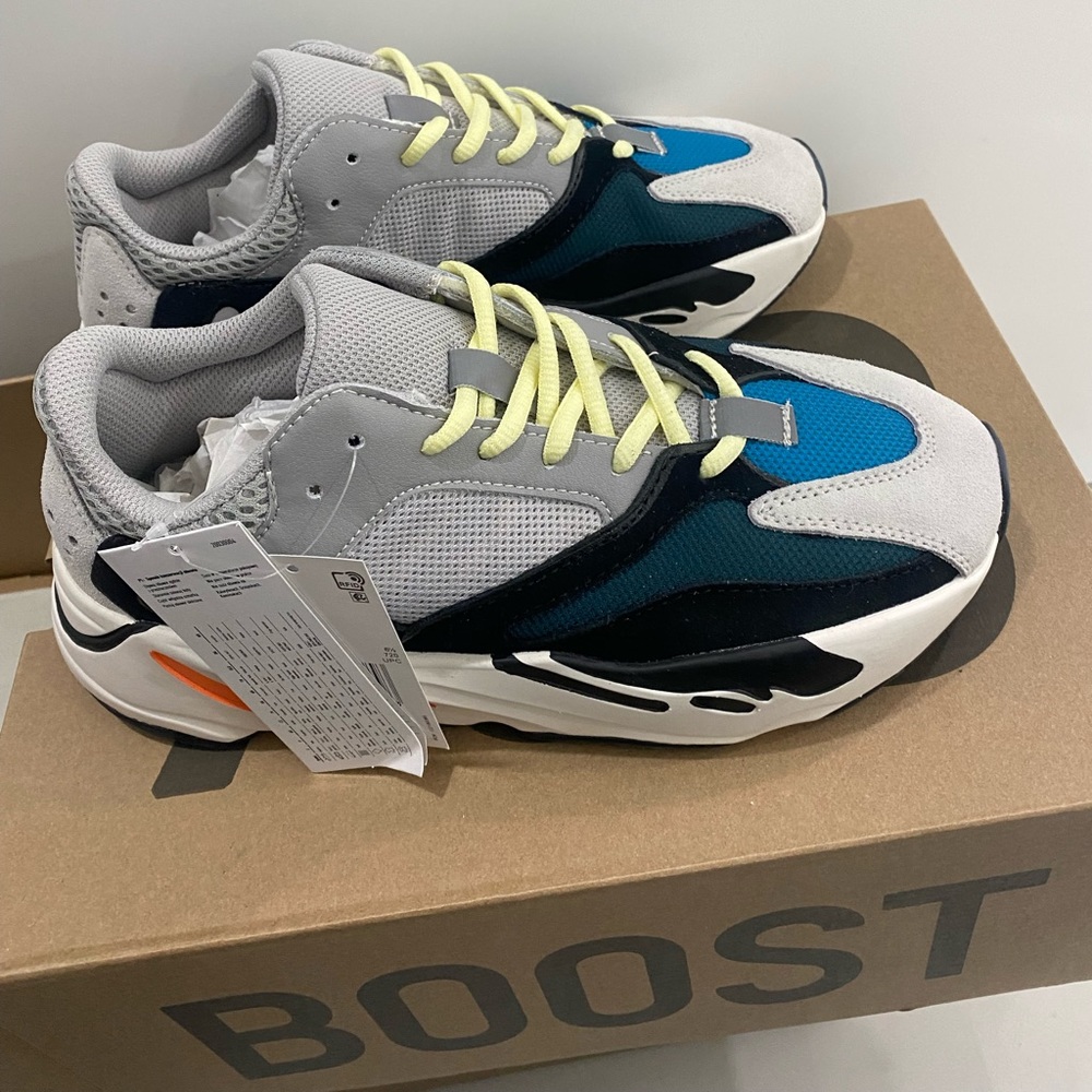 Yeezy boost 700 - size 7
